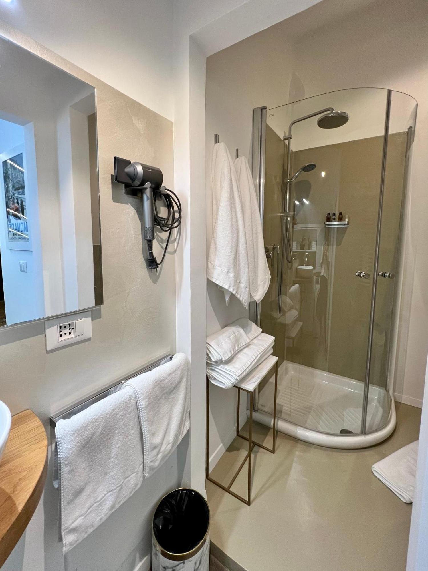 S E C R E T D I A M O N D - Apartment Turin